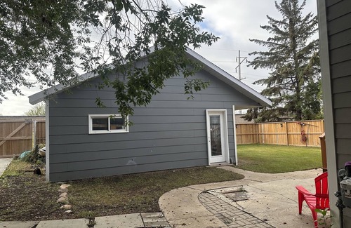 Saskatoon House | Spacious 4 Bed, 2.5 Bath, 2 Living Room house with office space