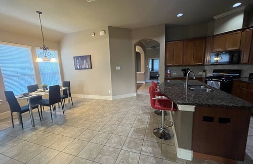 Spring House | Spacious 4 Bed/2 Bath Home in the Woodlands
