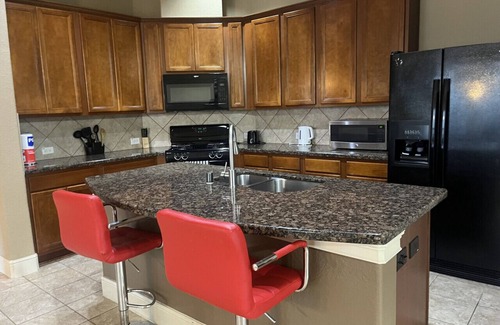 Spring House | Spacious 4 Bed/2 Bath Home in the Woodlands