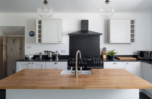 Newtown-in-St-Martin House | Spacious 4-Bed Cottage with Garden & Pet-Friendly