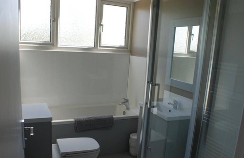 Storwood House | Spacious 4 bed family cottage in parkland setting