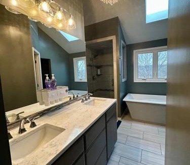 West Omaha House | Spacious 4-bed family home with park views