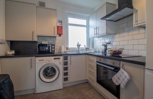 Hamilton Apartment | Spacious 4-Bed Flat in Hamilton, Close to Glasgow