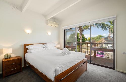 Capel Sound House | Spacious 4-Bed Home 5-min from the Beach