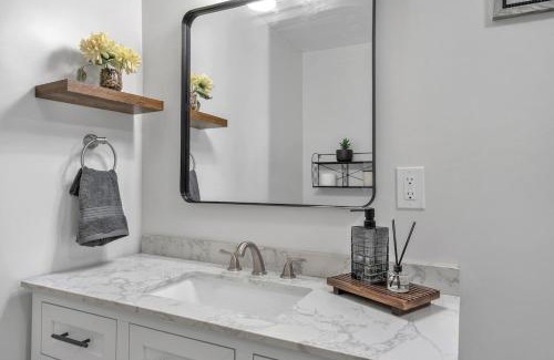 Vallejo House | Spacious 4 Bed Home - In-Law Unit -Near SF and Napa