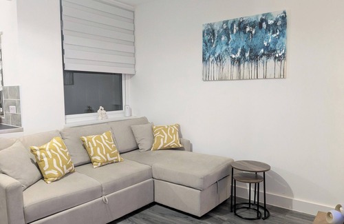 Colchester Apartment | Spacious 4 Bed/Sleeps 8