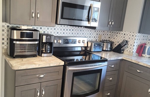 Garfield Heights House | Spacious 4-bedroom house in Garfield Hts w/workout room, wifi, patio,