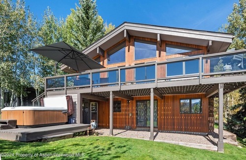 Snowmass Village House | Spacious 4-bedroom house in Snowmass Village with a beautiful view.