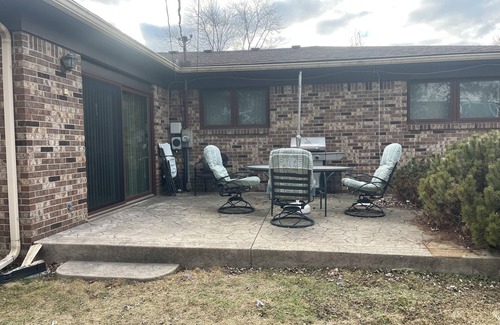 Sterling Heights House | Spacious 4 bedroom 7 beds house with AC, WiFi in welcoming Sterling Heights