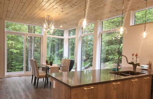 Wakefield House | Spacious 4-Bed w sauna, cozy fireplace & rooftop