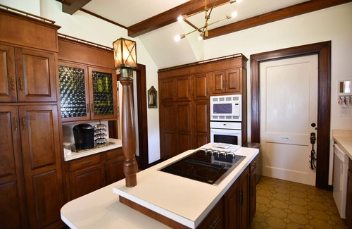 Lake Providence House | Spacious 4-bedroom house with WiFi and lake views in historic Lake Providence