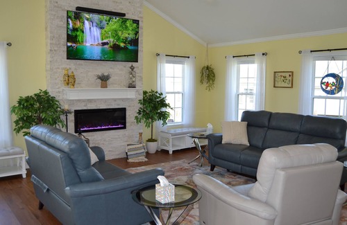 Elizabeth City House | Spacious 4-bedroom home with country charm in Elizabeth City.