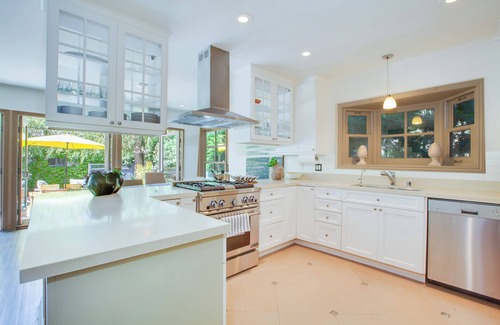 Tri-West Villa | Spacious 4-bedroom Villa with Pool + Guest House in West Hollywood West
