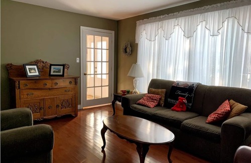 Charlottetown House | Spacious 4 bedroom home close to Beaches, Live Entertainment and Golf Courses