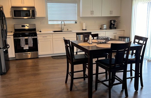 Lake Elsinore House | Spacious 4-bedroom house in fabulous Lake Elsinore with AC, WiFi