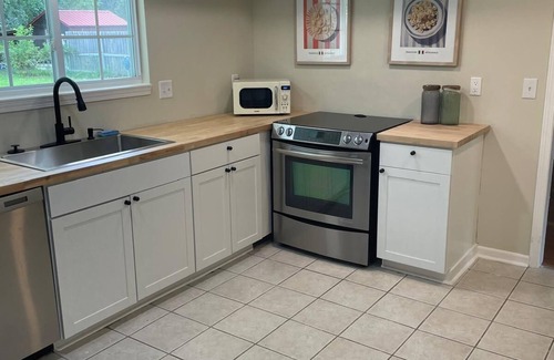 Moncks Corner House | Spacious 4-bedroom house in tranquil Moncks Corner with AC