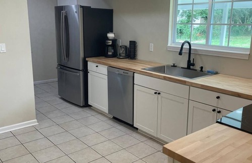 Moncks Corner House | Spacious 4-bedroom house in tranquil Moncks Corner with AC