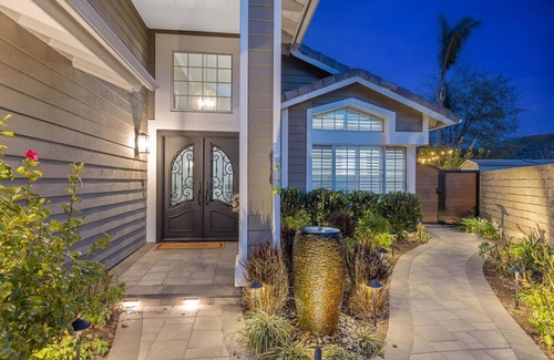 Santa Clarita House | Spacious 4-bedroom house in charming Santa Clarita with Pool