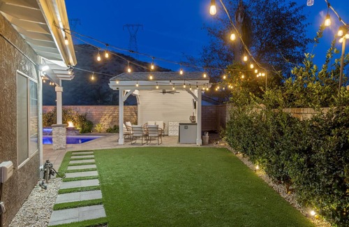 Santa Clarita House | Spacious 4-bedroom house in charming Santa Clarita with Pool
