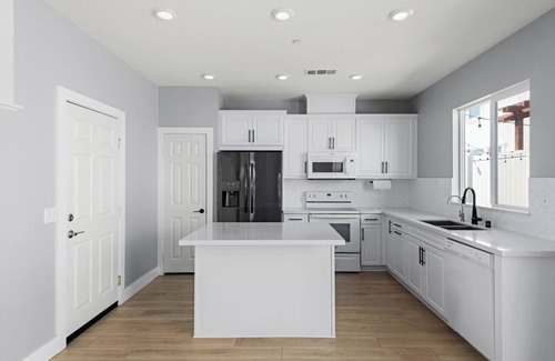 Valley Center House | Spacious 4-Bedroom Retreat with AC & WiFi in Scenic Valley Center