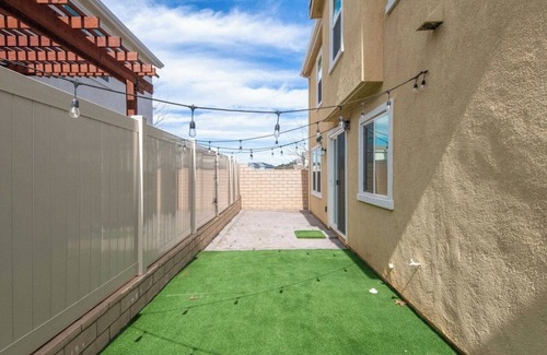 Valley Center House | Spacious 4-Bedroom Retreat with AC & WiFi in Scenic Valley Center