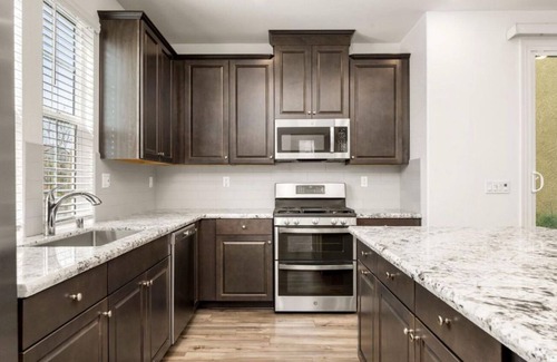 Roseville House | Spacious 4-bedroom 3-bath pet friendly house in West Roseville