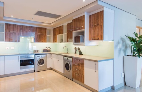 Umhlanga Apartment | Spacious 4 Bedroom Apartment at Lagoon Drive Durban