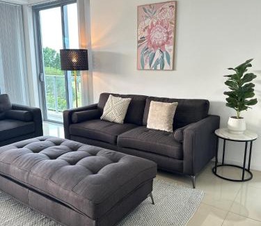 Biggera Waters Apartment | Spacious 4-Bedroom Apartment next to Harbour Town