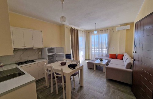 Radhime Apartment | Spacious 4-bedroom apartment with AC, WiFi in brilliant Radhimë
