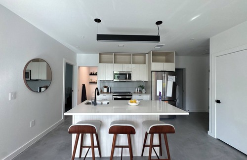 West End Apartment | Spacious 4-bedroom apartment in charming Austin with AC, fitness room