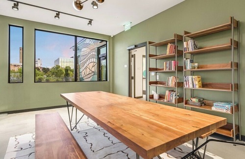 West End Apartment | Spacious 4-bedroom apartment in charming Austin with AC, fitness room