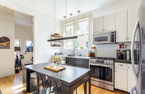 Downtown Berkeley Apartment | Spacious 4 bedroom Apt Walk 2 UC