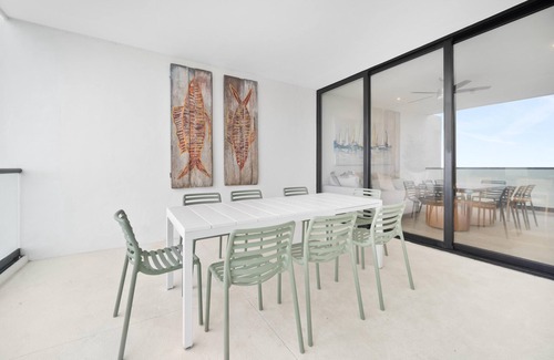 Miramar Condo | Spacious 4-bedroom beach condo with a gorgeous ocean view [wifi + fitness area]