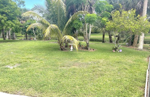 Lake Worth House | Spacious 4-bedroom country house in charming Wellington with WiFi, AC