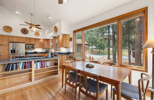 Durango House | Spacious 4 Bedroom · Epic Deck + Views