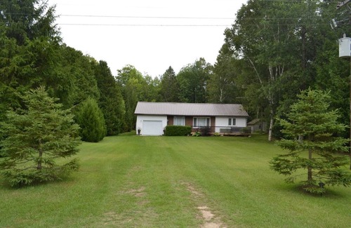 Red Bay House | Spacious 4-Bedroom Family Friendly Cottage