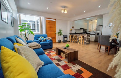 Primavera Apartment | Spacious 4 Bedroom Full Apartment, a few Minutes From the Main Square