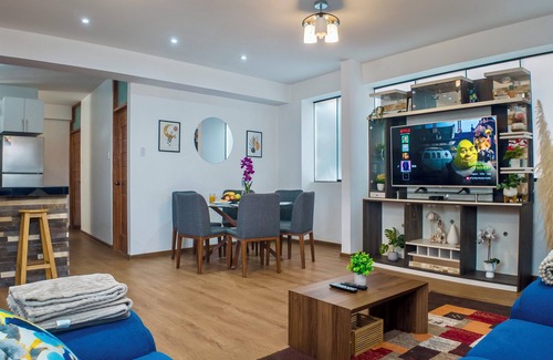 Primavera Apartment | Spacious 4 Bedroom Full Apartment, a few Minutes From the Main Square