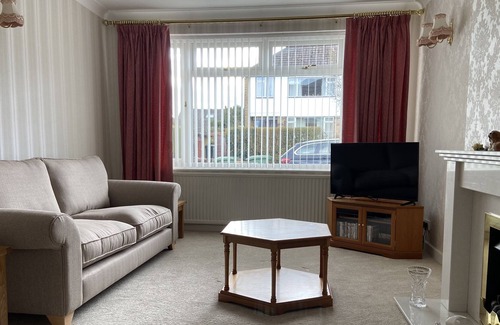 Wetherby House | Spacious 4 bedroom house, in Boston Spa between York, Harrogate & Leeds Sleeps 9
