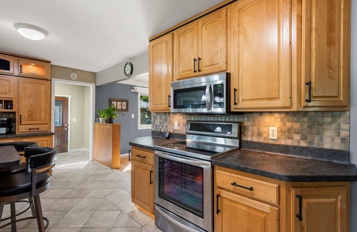 Burnsville House | Spacious 4-bedroom house in charming Burnsville with Pool!