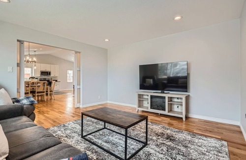 Littleton House | Spacious 4-bedroom house in charming Centennial with AC, WiFi