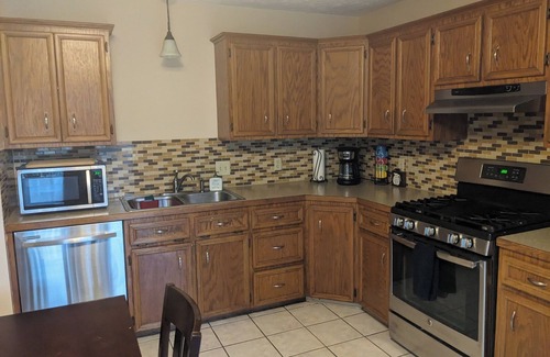 Grandville House | Spacious 4-bedroom house in fantastic Grandville with WiFi, AC