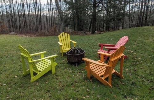 Parksville House | Spacious 4-bedroom house in fabulous Parksville perfect for Spring escape