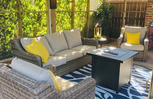 Petersburg House | Spacious 4-bedroom house in fabulous Petersburg with AC, WiFi