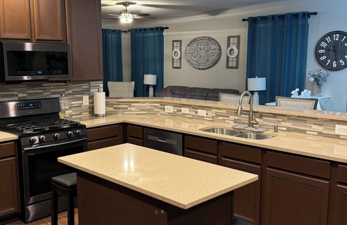 Springbrook House | Spacious 4-bedroom house in charming Pflugerville/Round Rock with WiFi, AC
