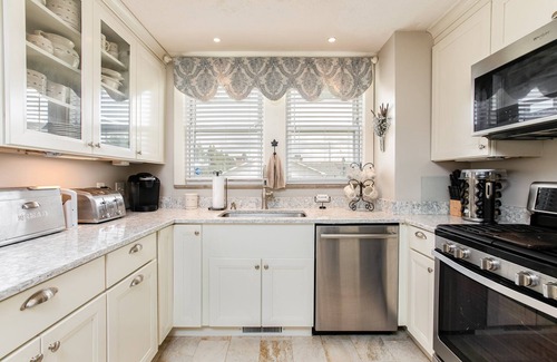 Northeast South Bend House | Spacious 4-Bedroom Home 1 Mi to ND Stadium!