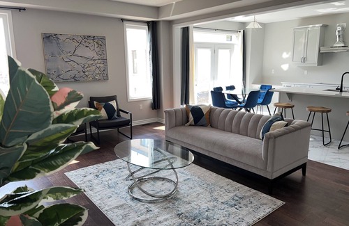 Pickering House | Spacious 4-bedroom house in Pickering