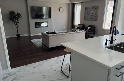 Pickering House | Spacious 4-bedroom house in Pickering