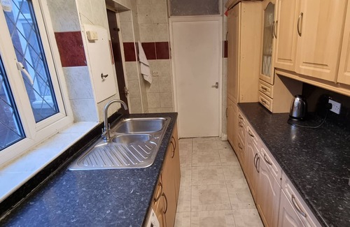 Rochdale House | Spacious 4 Bedroom House near Rochdale Swimming Pools