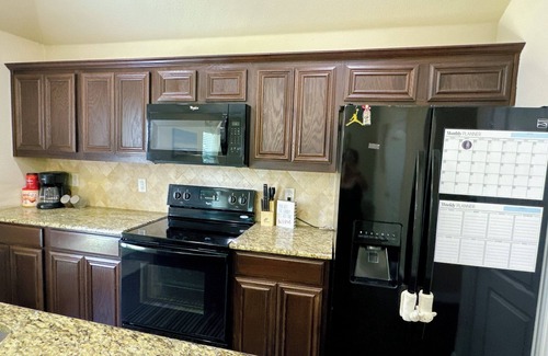 Southwest Arlington House | Spacious 4-bedroom house in charming Arlington with AC, WiFi